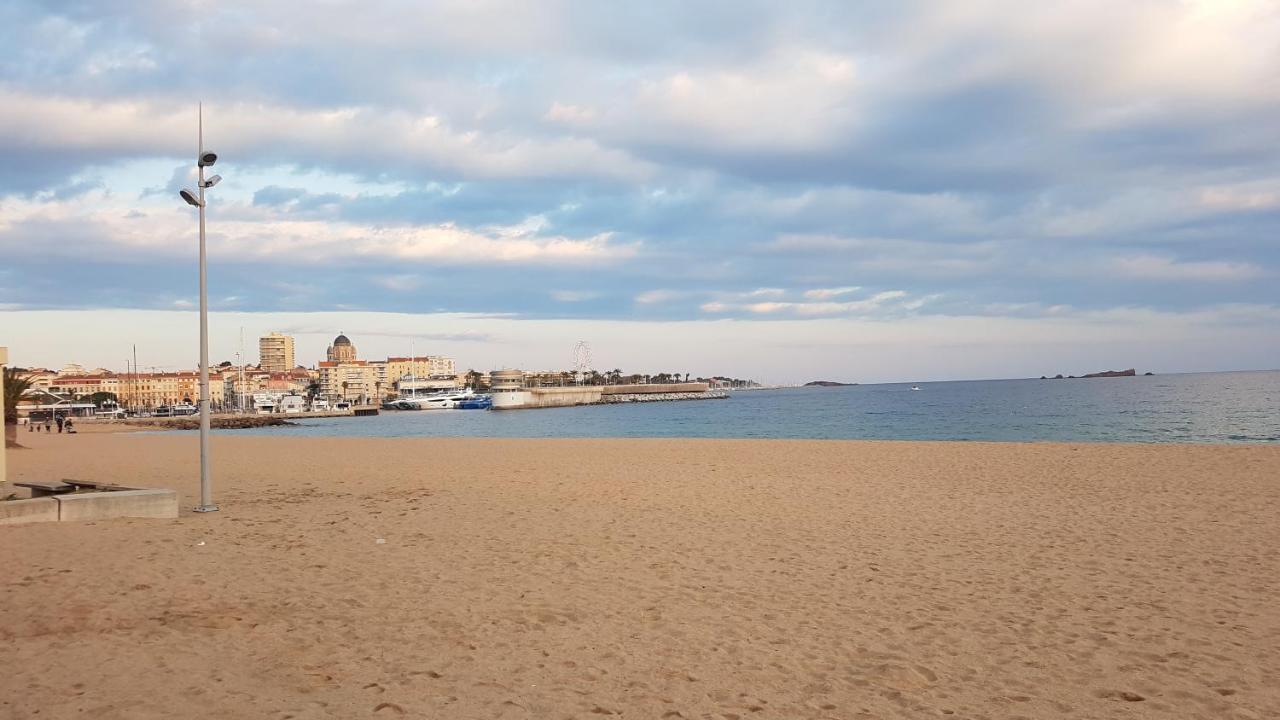 COULEURS DES ILES , Fréjus-plage Exterior foto
